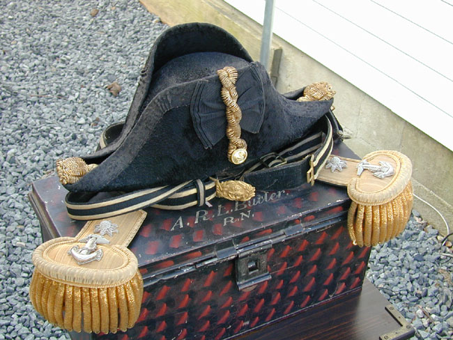 Cased Set Consisting of British Naval Hat, Epaulettes and Sword Belt Circa 1900 — image 2